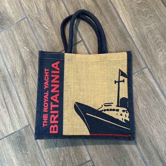 Brittania Royal Yacht canvas bag. Blue red and tan burlap. 13x12 without handles - Picture 2 of 4